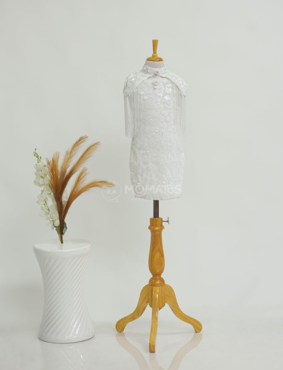 Elegant Grand White Midi Main image