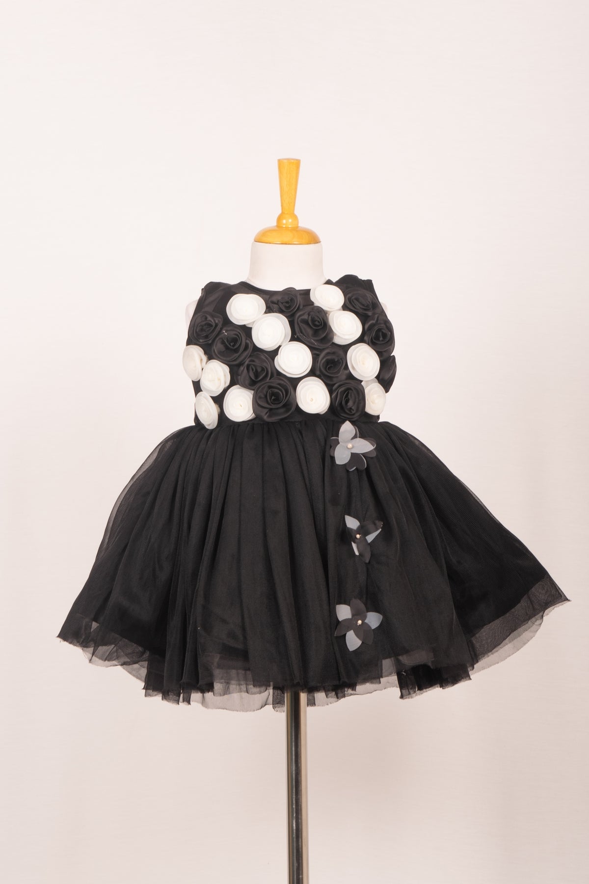 Black & White Floral Rosette Flared Ball Gown