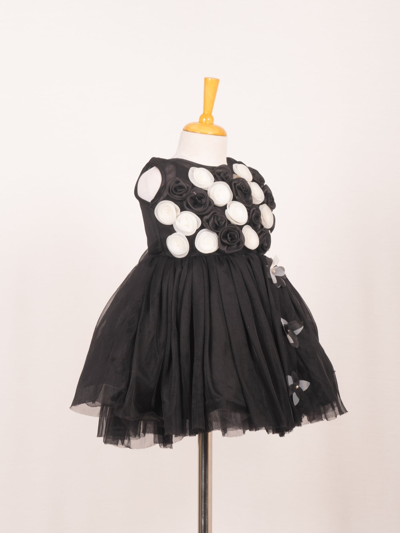Black & White Floral Rosette Flared Ball Gown Secondary image