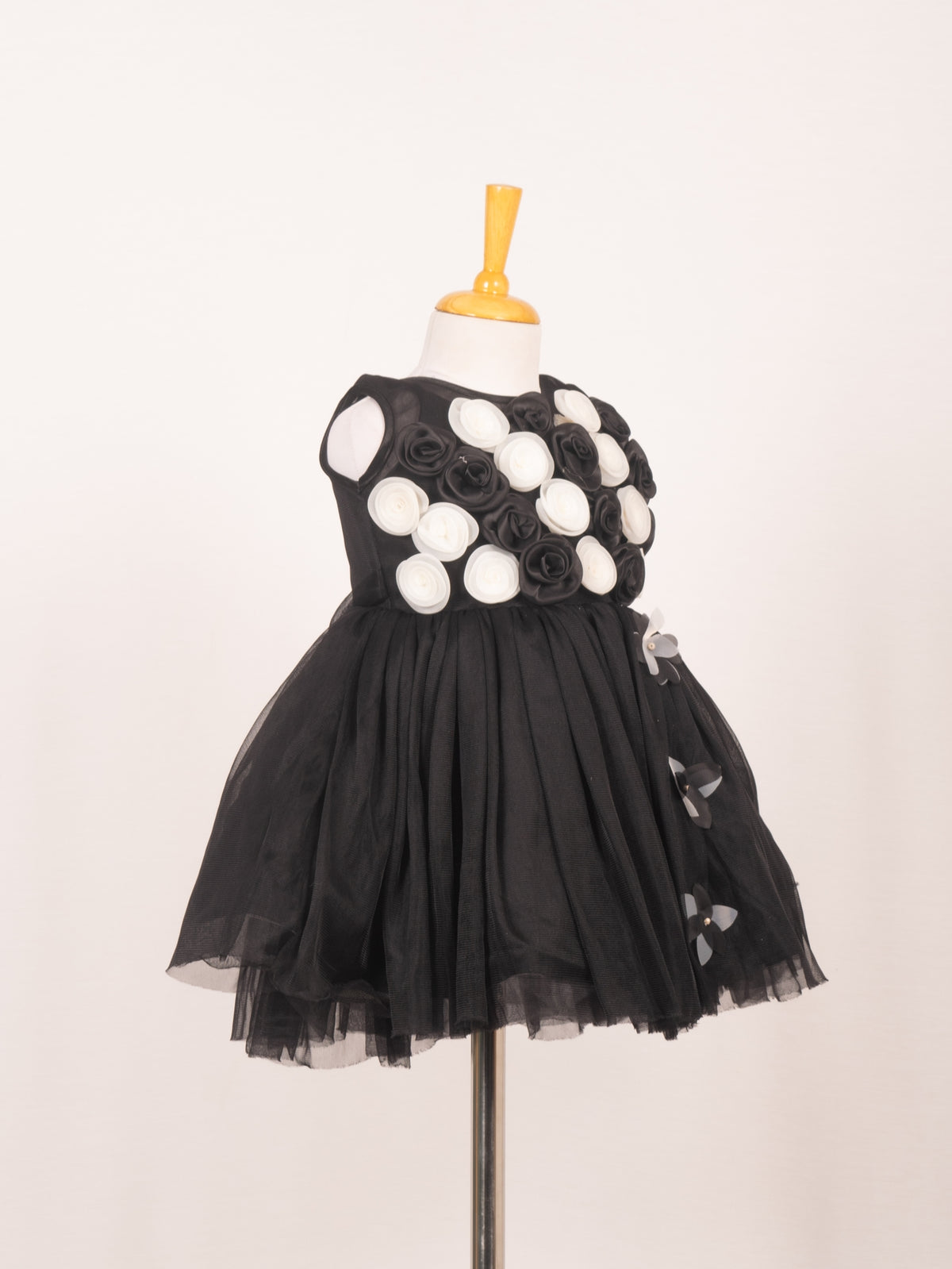 Black & White Floral Rosette Flared Ball Gown
