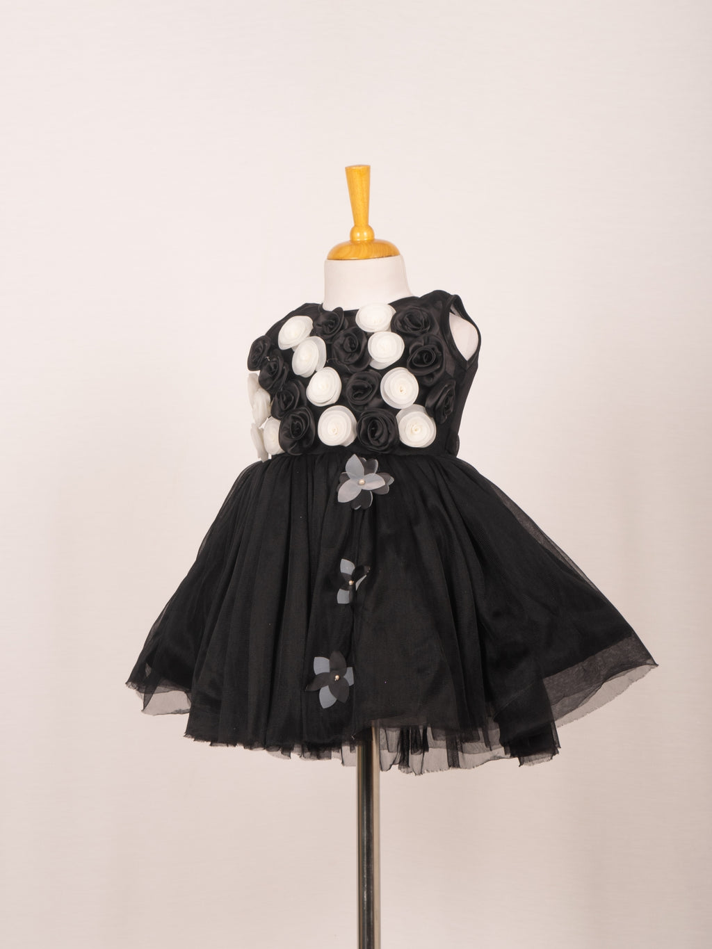 Black & White Floral Rosette Flared Ball Gown